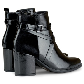 Elegantes botas negras de mujer con hebilla decorativa negro 2