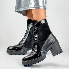 Botas de mujer de moda hechas de material decorativo. negro 5