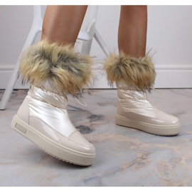 Botas de nieve de mujer con plataforma y pelo beige Big Star MM274380 2 Botas de nieve de mujer con plataforma y pelo beige Big Star MM274380 2