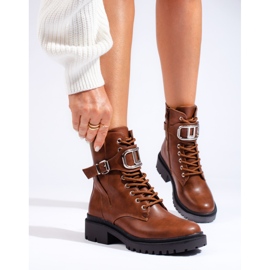 Botas de trabajo de mujer marrones con cordones y hebilla decorativa marrón 1
