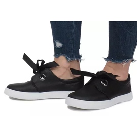 Zapatillas Negras con Lazos Lou negro 3