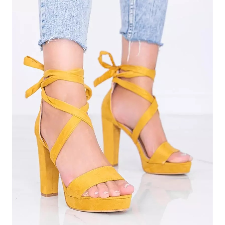 Sandalias mostaza con cordones de Ginny amarillo 1 Sandalias mostaza con cordones de Ginny amarillo 1