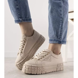 Deportivas beige con suela gruesa de Giselle 1