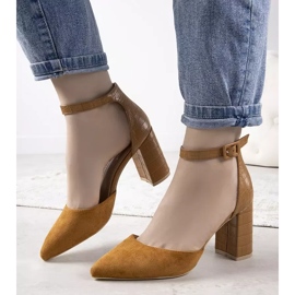 Bombas de camello en el puesto de Natalie marrón 1