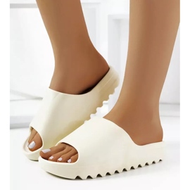 Babuchas Christinia goma beige 1