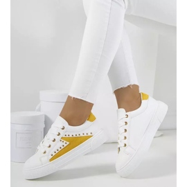 Zapatillas blancas y amarillas de Udinesi blanco amarillo 1