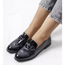 Zapatos de piel lacados en negro de Liese 2