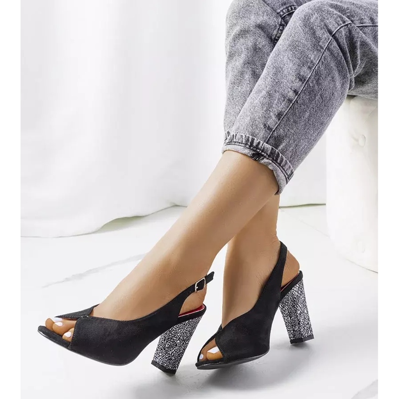 Sandalias negras de ante de Bonnie. negro 2