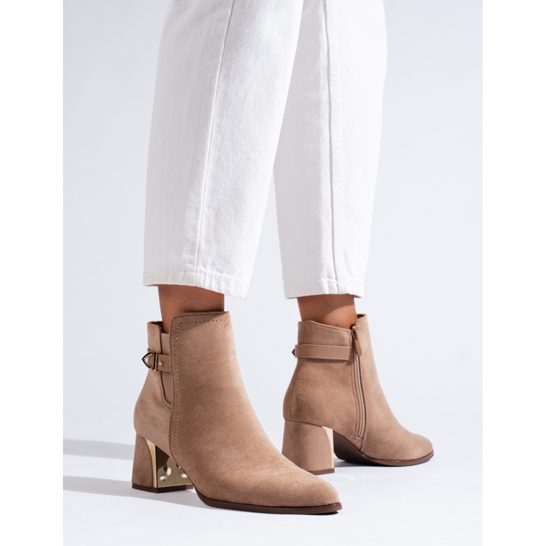 Botas de ante beige para mujer de Shelovet 1