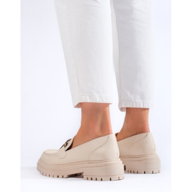 Mocasines de mujer beige sobre plataforma gruesa Shelovet. 3