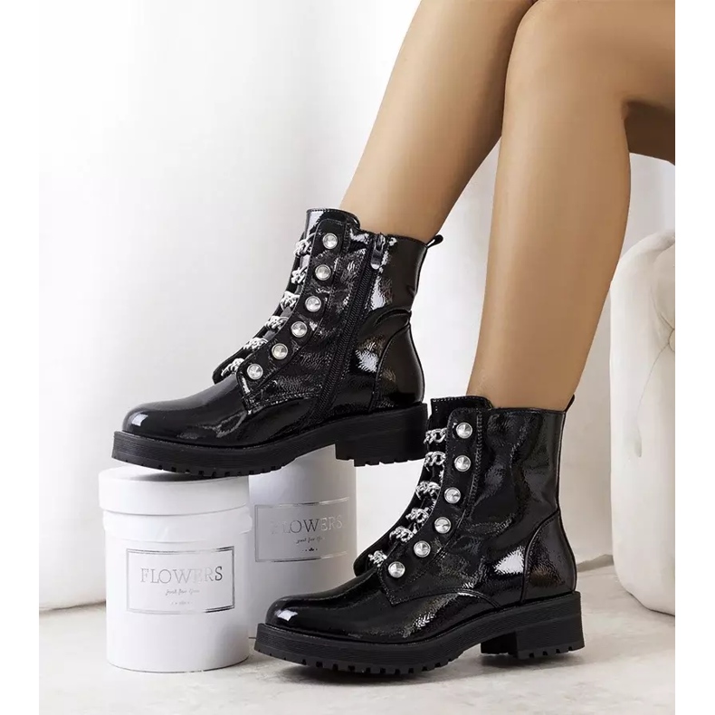 Botas Ibarra lacadas en negro 2