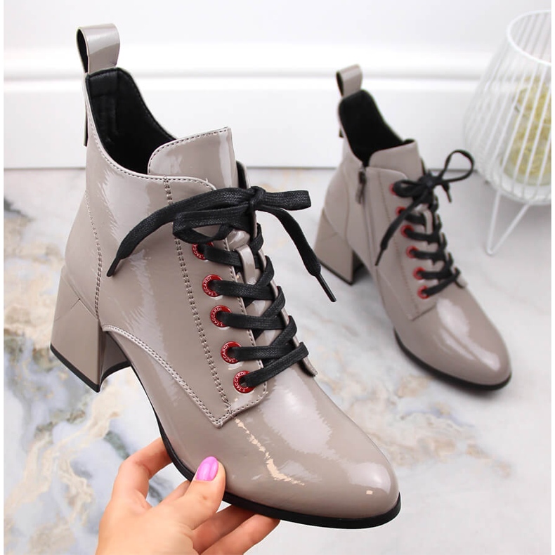 Botas de mujer lacadas color topo D&A S.Barski Premium Collection MR870-66 beige 1 Botas de mujer lacadas color topo D&A S.Barski Premium Collection MR870-66 beige 1