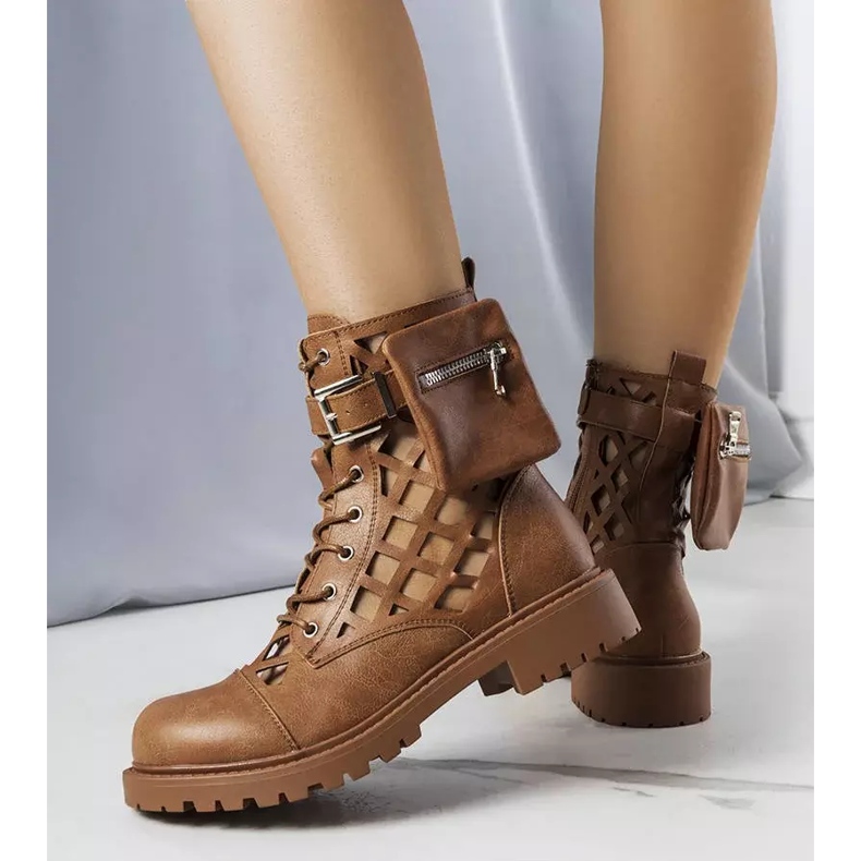 BM Botines calados Cecelia marrón 1