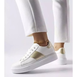 Zapatillas blancas con franja dorada de Aurélie blanco 1
