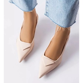 Sandalias beige de tacón bajo de Labonté 2 Sandalias beige de tacón bajo de Labonté 2