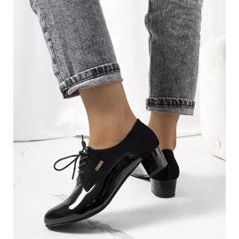 BM Zapatos brogue negros en la publicación Floore 3