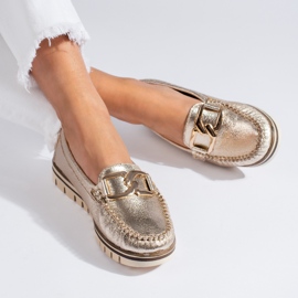 Mocasines cómodos dorados con cadena Shelovet 1