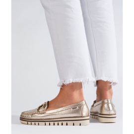 Mocasines cómodos dorados con cadena Shelovet 3