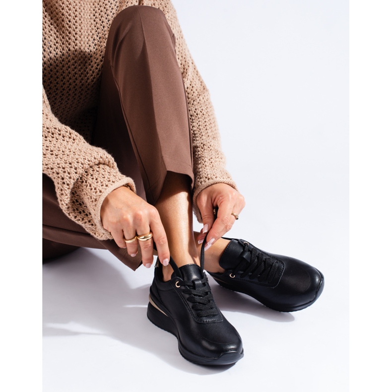 Zapatillas con cuña de cuero negras de Shelovet negro 1