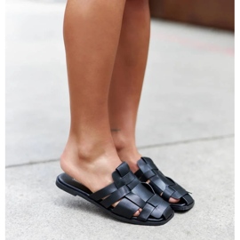 Pantuflas negras con parte superior trenzada de Lelio negro 1