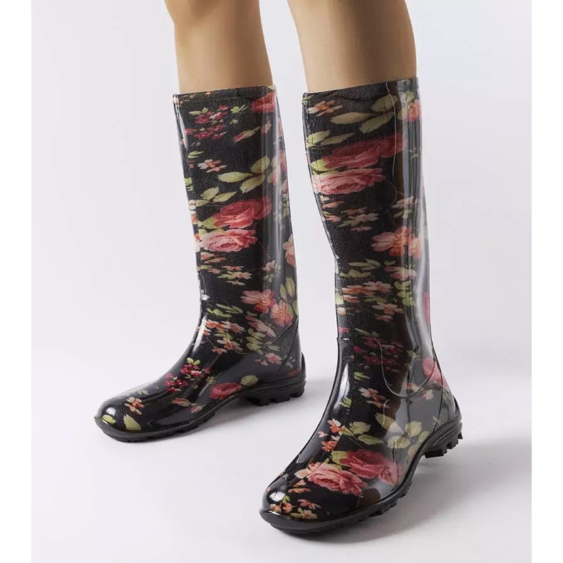Botas altas negras con rosas Pimen blanco 2 Botas altas negras con rosas Pimen blanco 2