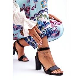 Sandalias Clásicas De Mujer Con Tacón Negro 2