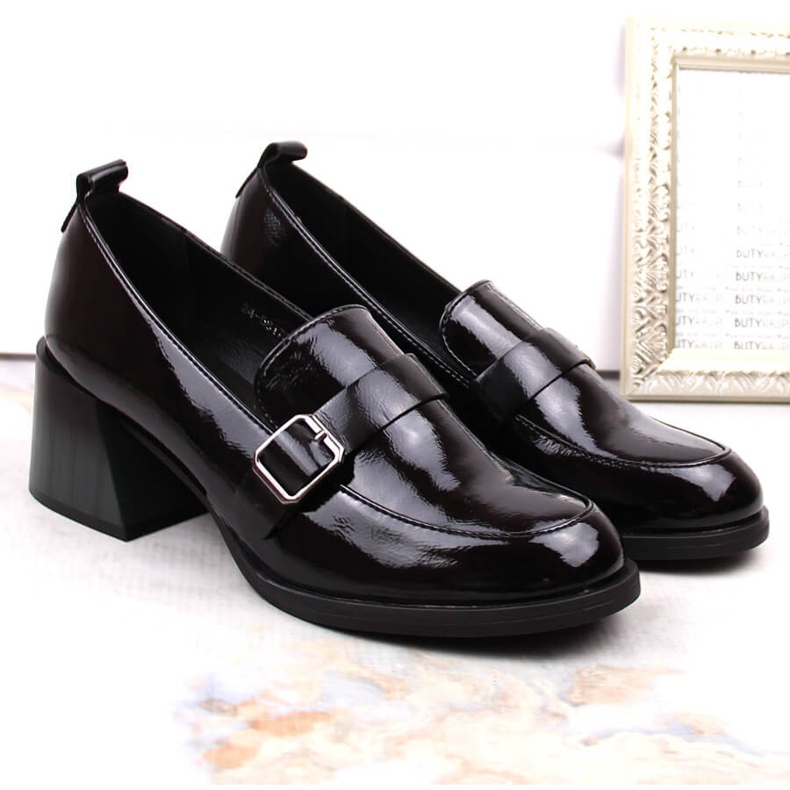 Zapatos de mujer lacados en negro con tacón decorativo Vinceza 58173 2 Zapatos de mujer lacados en negro con tacón decorativo Vinceza 58173 2