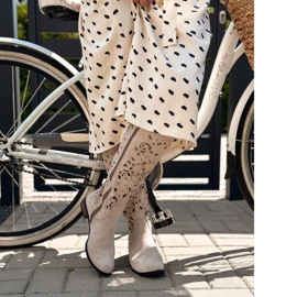 Olivier Botas de mujer caladas Flores beige claro 6