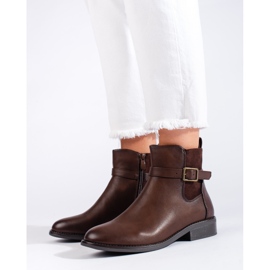 Botas clásicas de mujer Shelovet en color marrón. 1