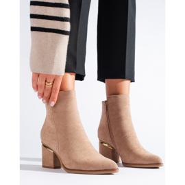 Botines de ante beige de Shelovet 2