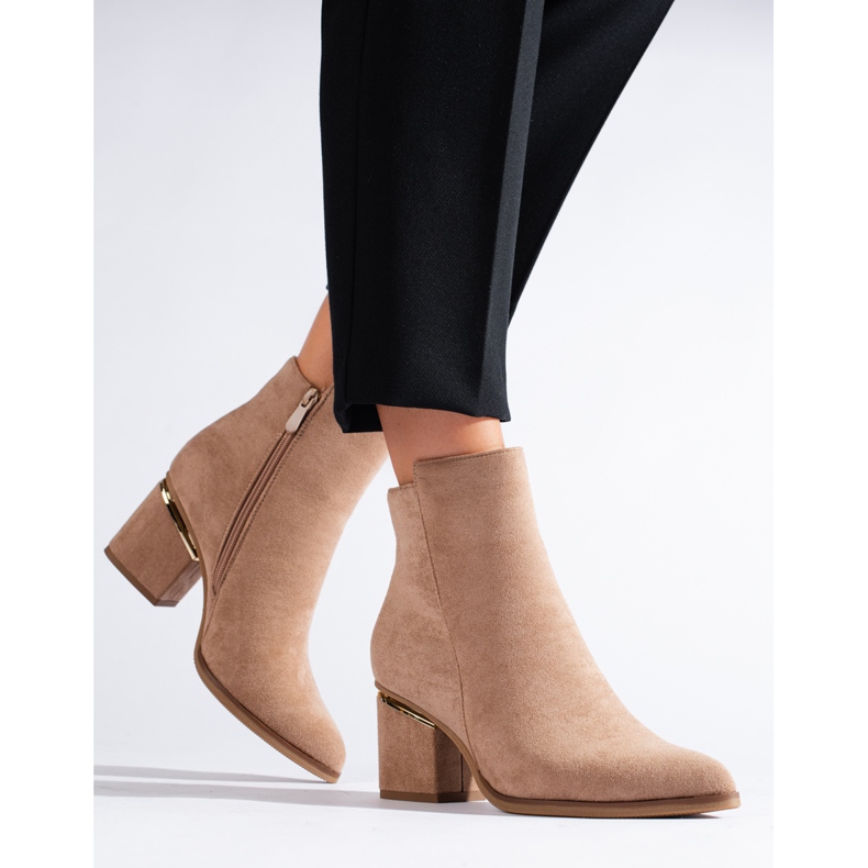 Botines de ante beige de Shelovet 1