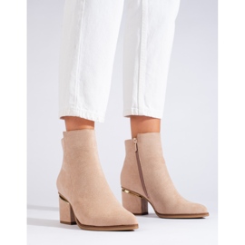 Botines de ante beige claro de Shelovet 3