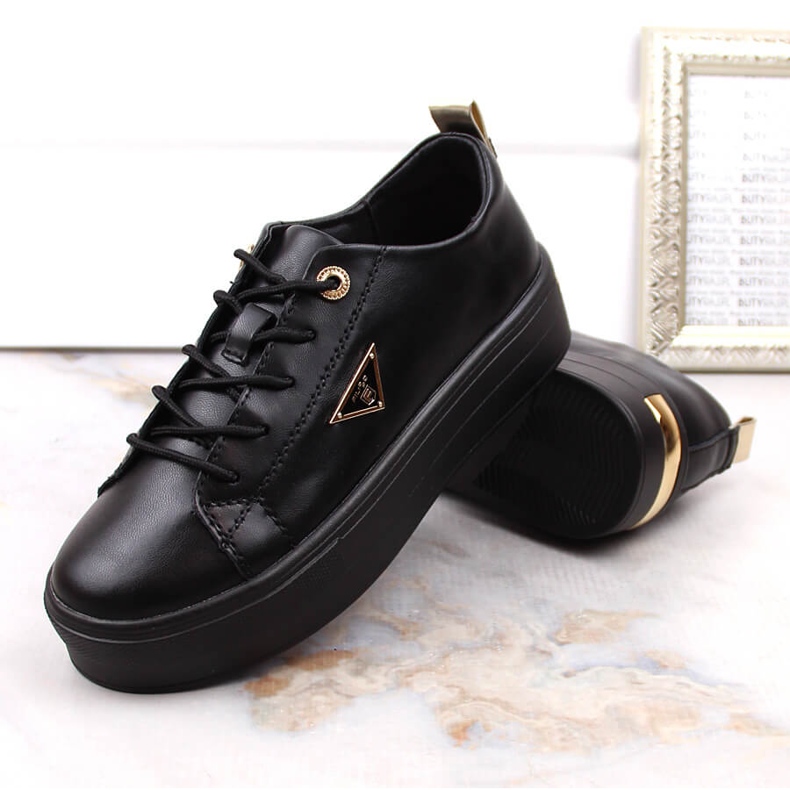 Zapatos de mujer de cuero en la plataforma Filippo negra. negro 1