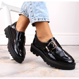 Zapatos de mujer lacados en negro con hebilla Vinceza 58184 6