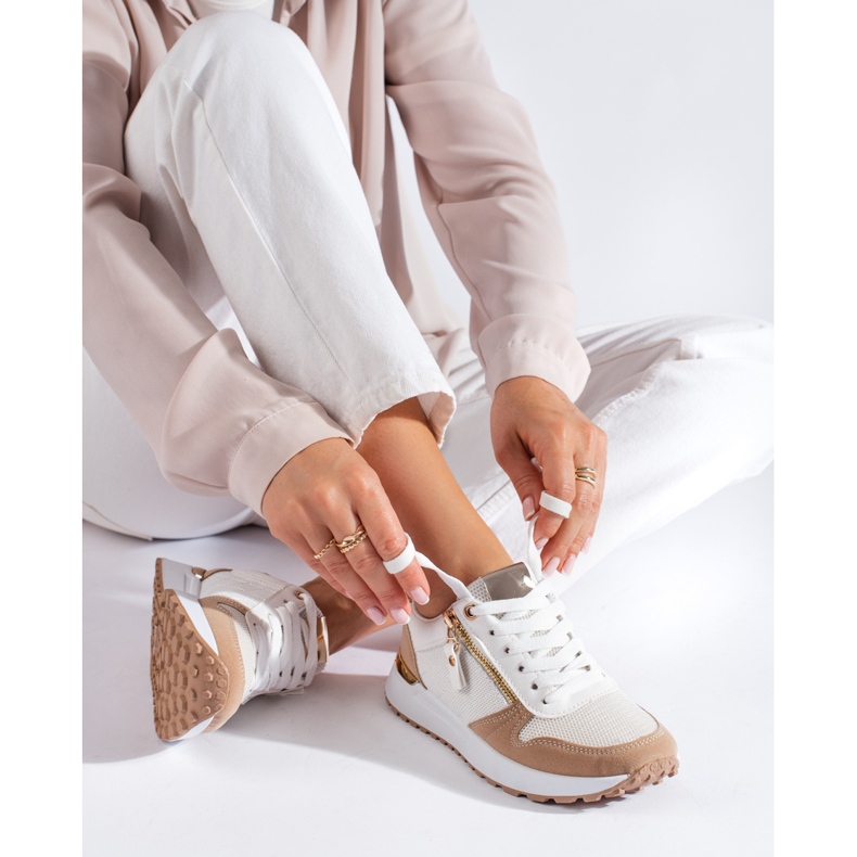 Deportivas cómodas de mujer en color blanco y beige Shelovet 1 Deportivas cómodas de mujer en color blanco y beige Shelovet 1