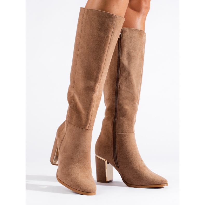 Botas de tacón alto de ante elegantes marrones de Shelovet beige 1