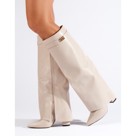 Botas color crema de tacón alto con caña enrollada de Shelovet beige 2