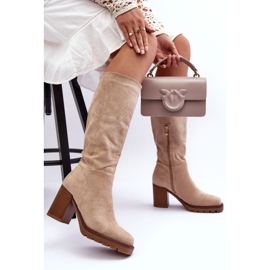 Botas Virdana de ante beige con tacones enormes 5