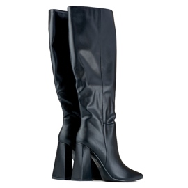 Botas negras de tacón confeccionadas en ecopiel. negro 1 Botas negras de tacón confeccionadas en ecopiel. negro 1