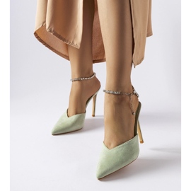 Chanclas claude de tacón verde con pedrería 1