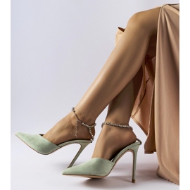 Chanclas claude de tacón verde con pedrería 2