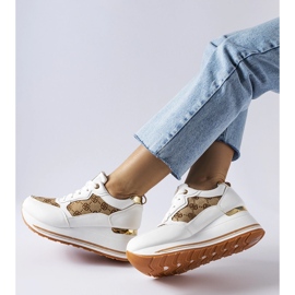 Inna Deportivas cuña blancas con estampado Rouxi blanco 2