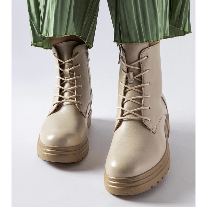 Botas de montaña con aislamiento beige de Vinceza 1