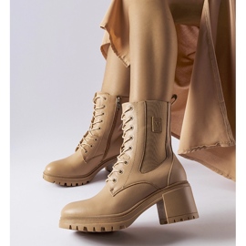 Botines con aislamiento beige de Vinceza 2