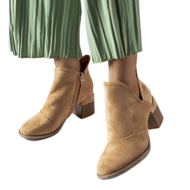 Botines beige con parte superior irregular de Busson 1