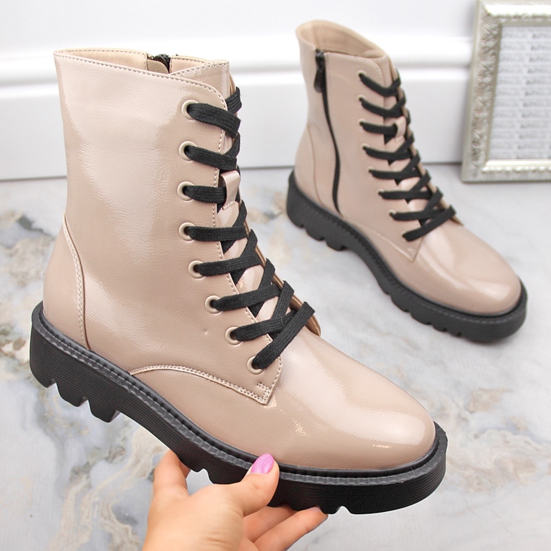 Botas aislantes de mujer en charol, beige, Vinceza 58153 1 Botas aislantes de mujer en charol, beige, Vinceza 58153 1