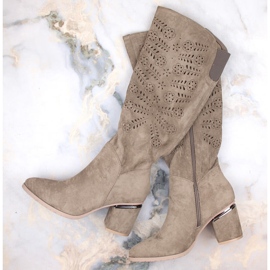 Botas de mujer ante beige caladas Vinceza 16443 1