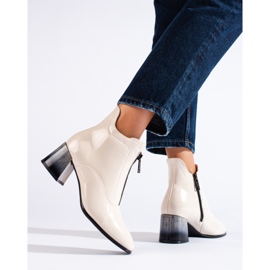 Botines color crema de charol con cremallera Vinceza beige 1