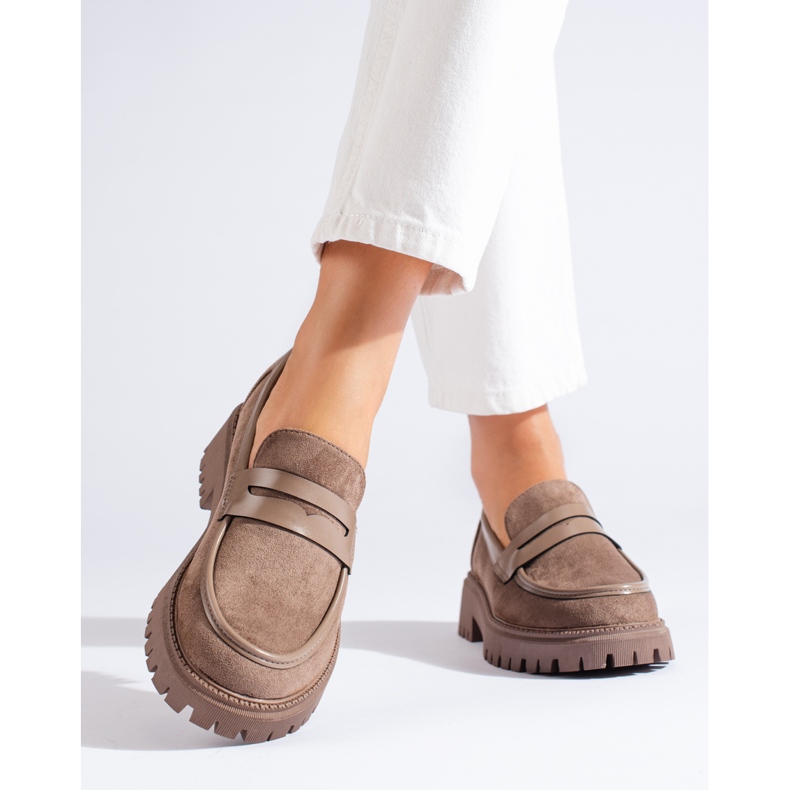 Mocasines de mujer en ante beige de Shelovet 1