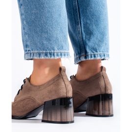 Tacones altos de ante beige oscuro de Shelovet 2